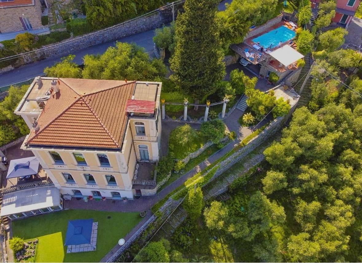 Villa le palme-Pool, garden, terrace & sea view in Costa di Murlo, La Spezia