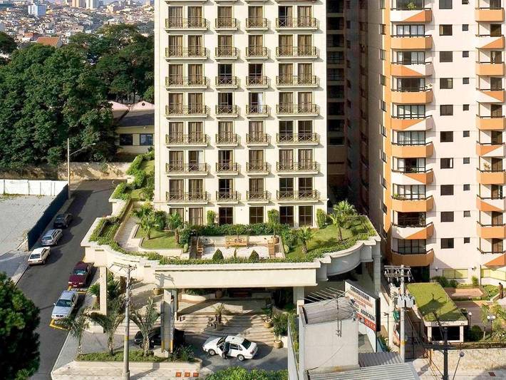 Pousadas para 2 pessoas, com piscina e sauna e ainda jardim em São Caetano do Sul