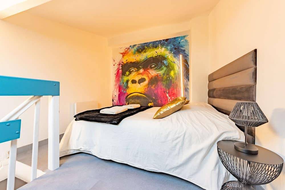 Apartamento entero, [Solstice] Street Art - Duplex - Hypercentre in Pamiers, Ariège