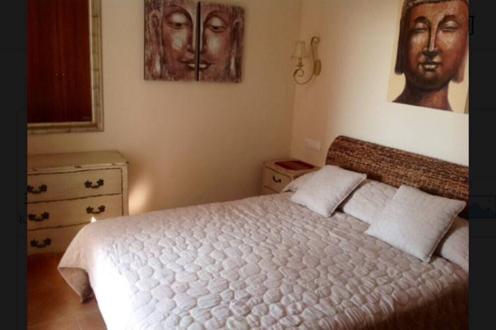 Entire apartment, Penthouse Apartment Cala Anguila Balcony in Cala Anguila, Manacor