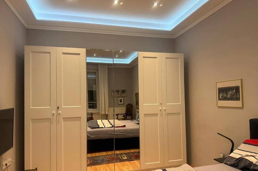 Apartamento entero, Completely refurbished, renovated bright apartment!!! in Budapest, Közép-Magyarország