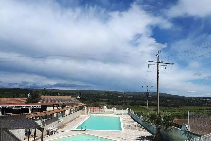 Mobil home pour 4 personnes, avec piscine et terrasse, animaux acceptés