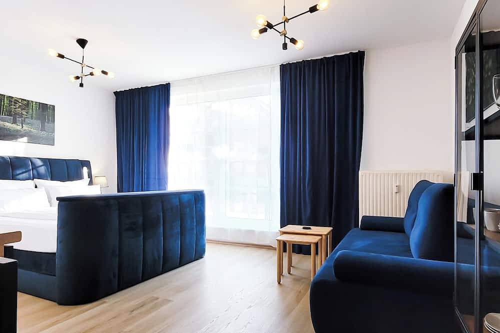 Ganze Wohnung, Terrasse - Parkplatz - Tv im Boxspringbett - Küche in Jena, Saaleland