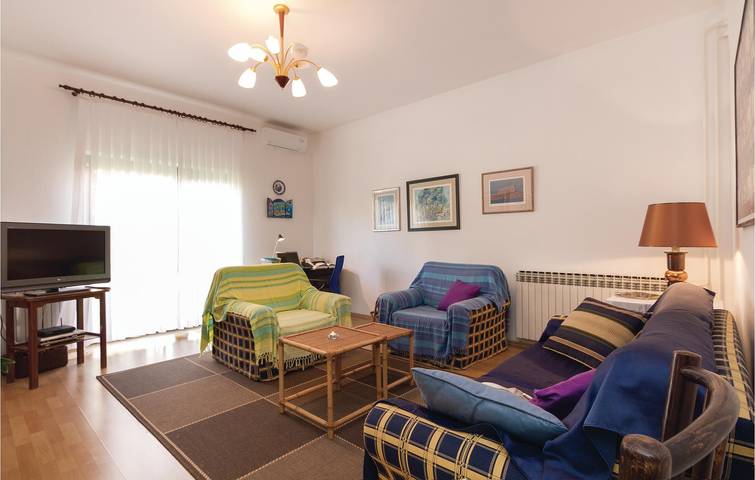 Apartamento vacacional entero, Encantador, a 2 km de la playa: acogedor apartamento de 1 dormitorio con terraza y wifi in Rovinj (Istria), Rovinj