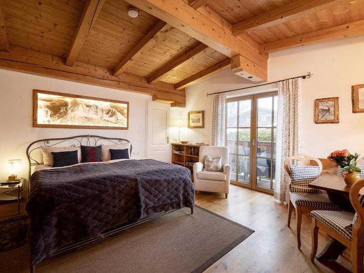 Ferienwohnung für 2 Personen, mit Ausblick und Sauna sowie Garten in Kitzbühel