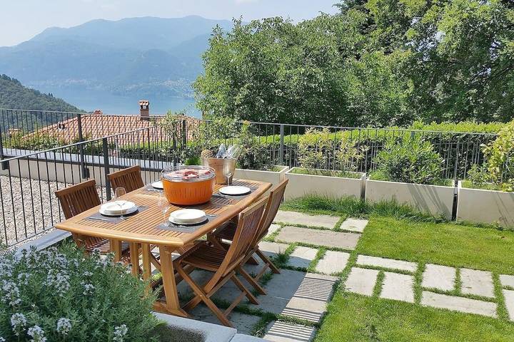 Gîte pour 4 personnes, avec Balcon et Jacuzzi ainsi que Jardin et Sauna dans Perledo - 3