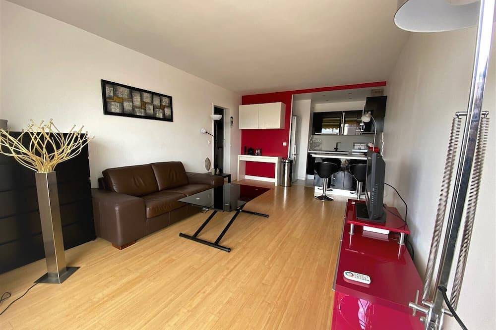 Appartement entier, Appartement T2 47m² refait à neuf, moderne, lumineux , calme à 5mn de Paris in Bagneux, Hauts-de-Seine