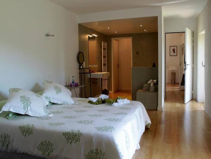 Location de vacances pour 14 personnes, avec vue ainsi que jardin et piscine à Saint-Pierre-Toirac - 4