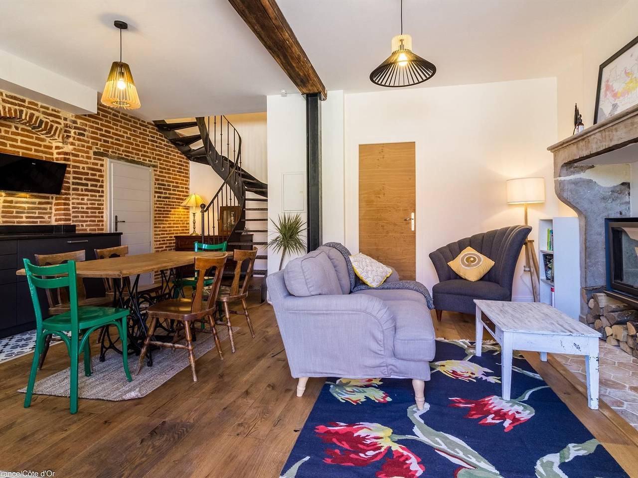 Charmante ferme restaurée avec piscine chauffée & jacuzzi in Bagnot, Région de Beaune