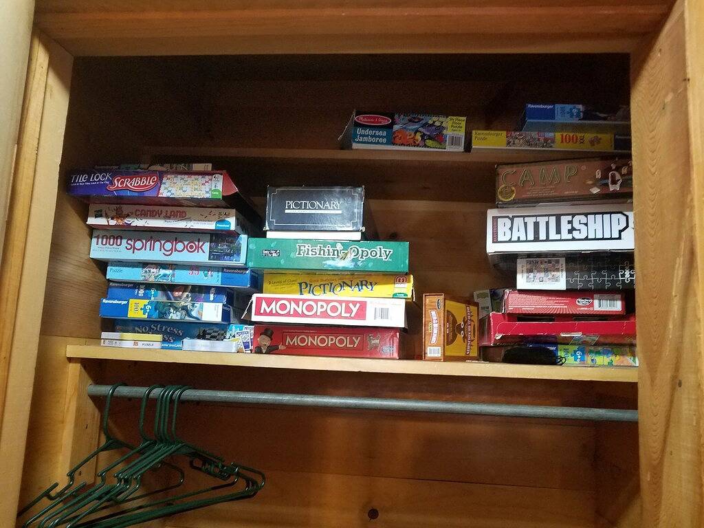 Hütte im Stil der 1940er Jahre mit modernen Annehmlichkeiten. 5 Minuten zum See in Bass Lake