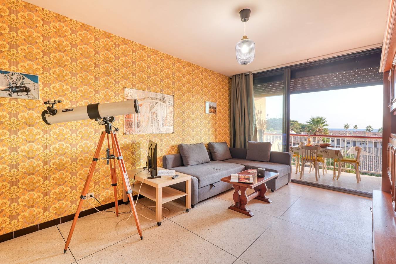 Apartamento entero, Apartamento de vacaciones para 3 personas con vistas al mar in Saint-Mandrier-sur-Mer, Costa mediterránea (Francia)