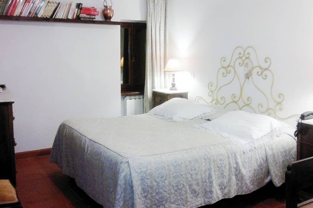 Stupenda villa con piscina privata, giardino e vista sulle colline di Siena in Monteriggioni, Chianti
