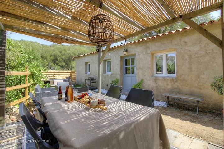 Casa de huéspedes para 4 personas, con sauna y jacuzzi además de terraza y jardín, Se admiten mascotas - 1