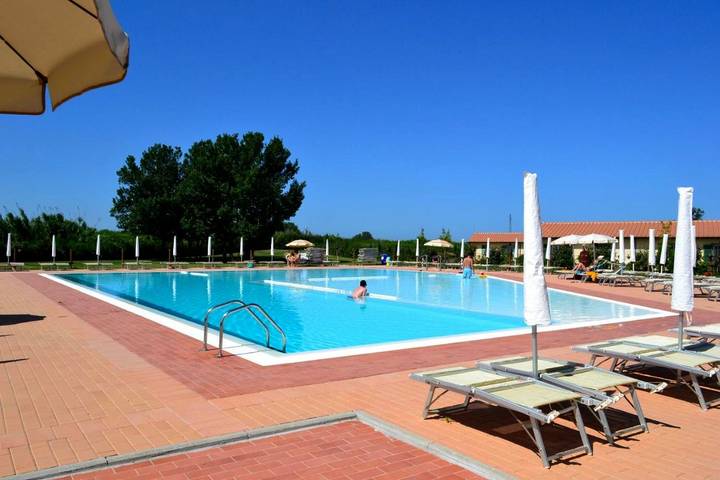 Parc de vacances pour 3 personnes, avec jardin et piscine, animaux acceptés à San Giuliano Terme - 2