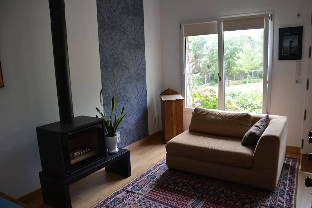 Le charme d'une dépendance au coeur d'un jardin à proximité du centre historique in Le Mans, Sarthe