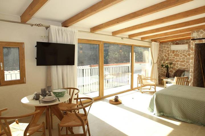 Gîte pour 2 personnes, avec vue ainsi que balcon et piscine dans Tolosa (Alcala del Jucar) - 3