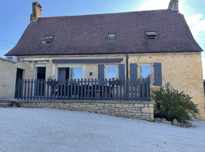 Gîte pour 8 personnes, avec jardin ainsi que terrasse et piscine, animaux acceptés - 1
