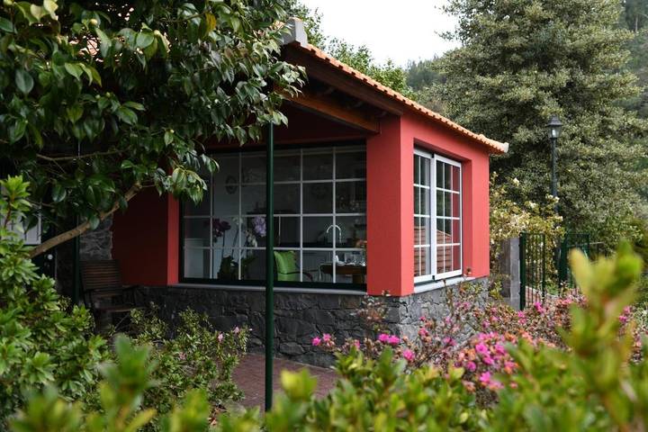 Casa de férias para 3 pessoas, com Varanda e Terraço e ainda Jardim and Vista em Camacha