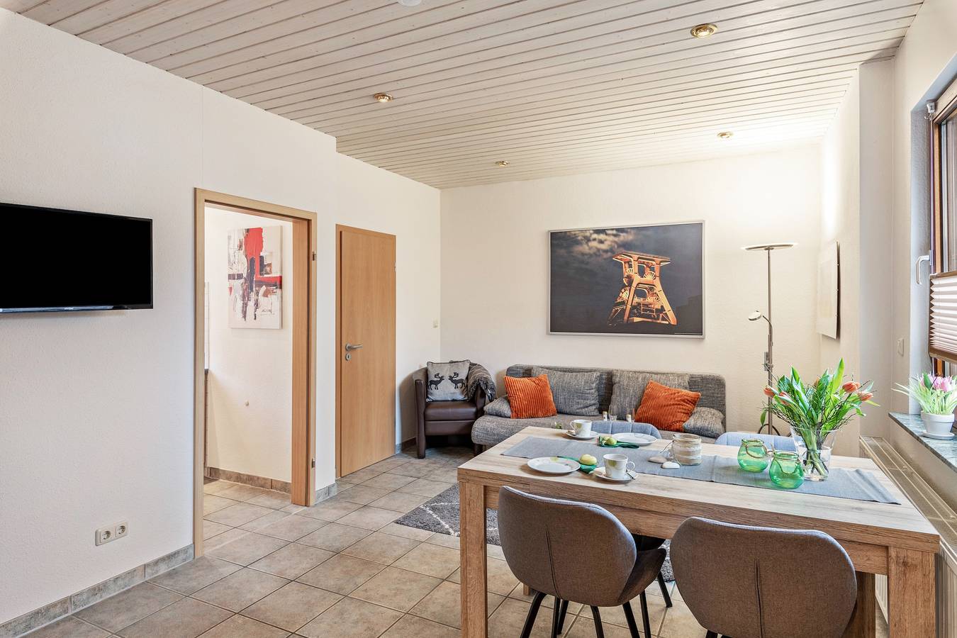 Entire apartment, Vacation apartment 'Severin N° 2' with private terrace and Wi-Fi in Bottrop, Ruhr district
