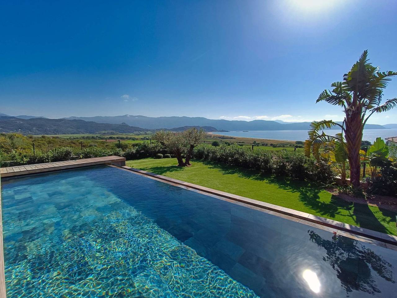 Villa Riposu Jacuzzi Pool Beach Access on Foot in Sagone, Coggia