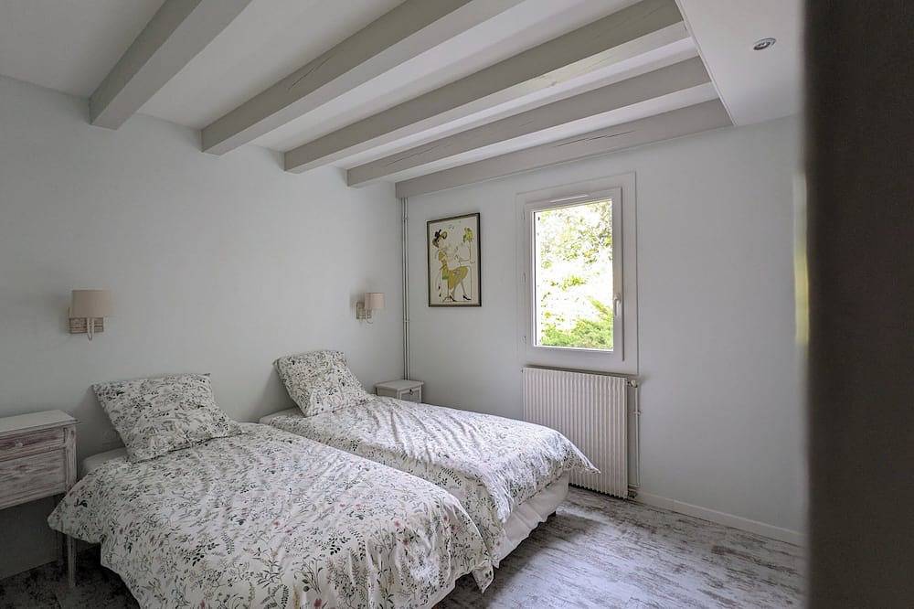 Les plaisirs du bassin, d'Andernos et d'une piscine privée dans votre véranda in Andernos-les-Bains, Région d'Arcachon