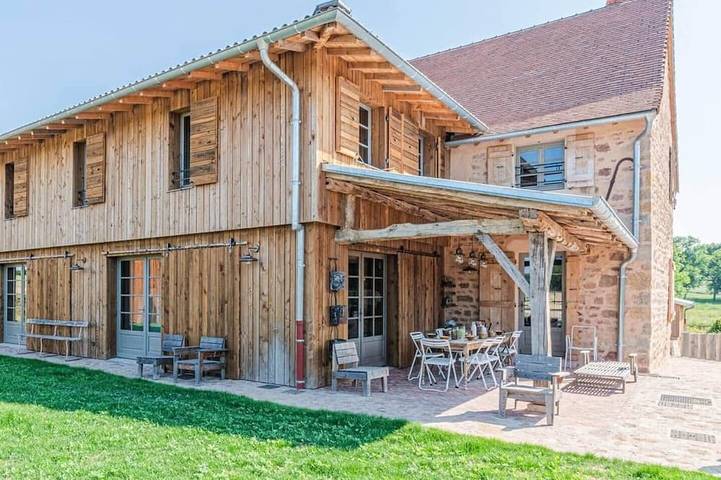 Gîte pour 10 personnes, avec jardin à Colombier-en-Brionnais
