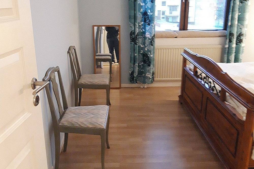 Ganze Wohnung, Tv und Wlan freie, helle und ruhige Ferienwohnung 60qm am Ramsen (See) zum Baden in Pauliström, Jönköpings län