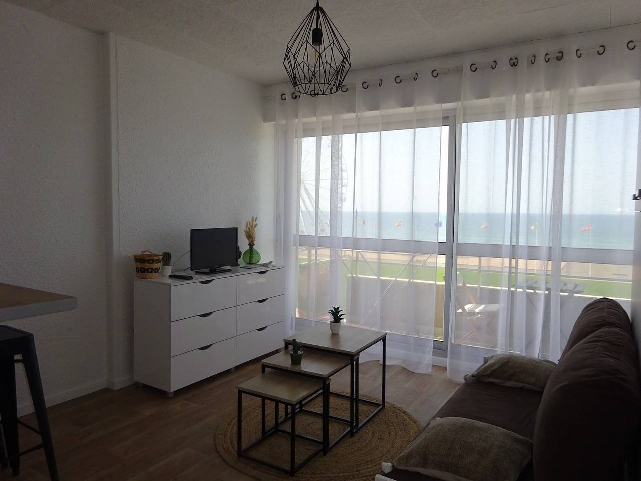 Ganze Ferienwohnung, 22qm renovierte Wohnung für höchstens 4 Personen in Biscarrosse Plage, Biscarrosse