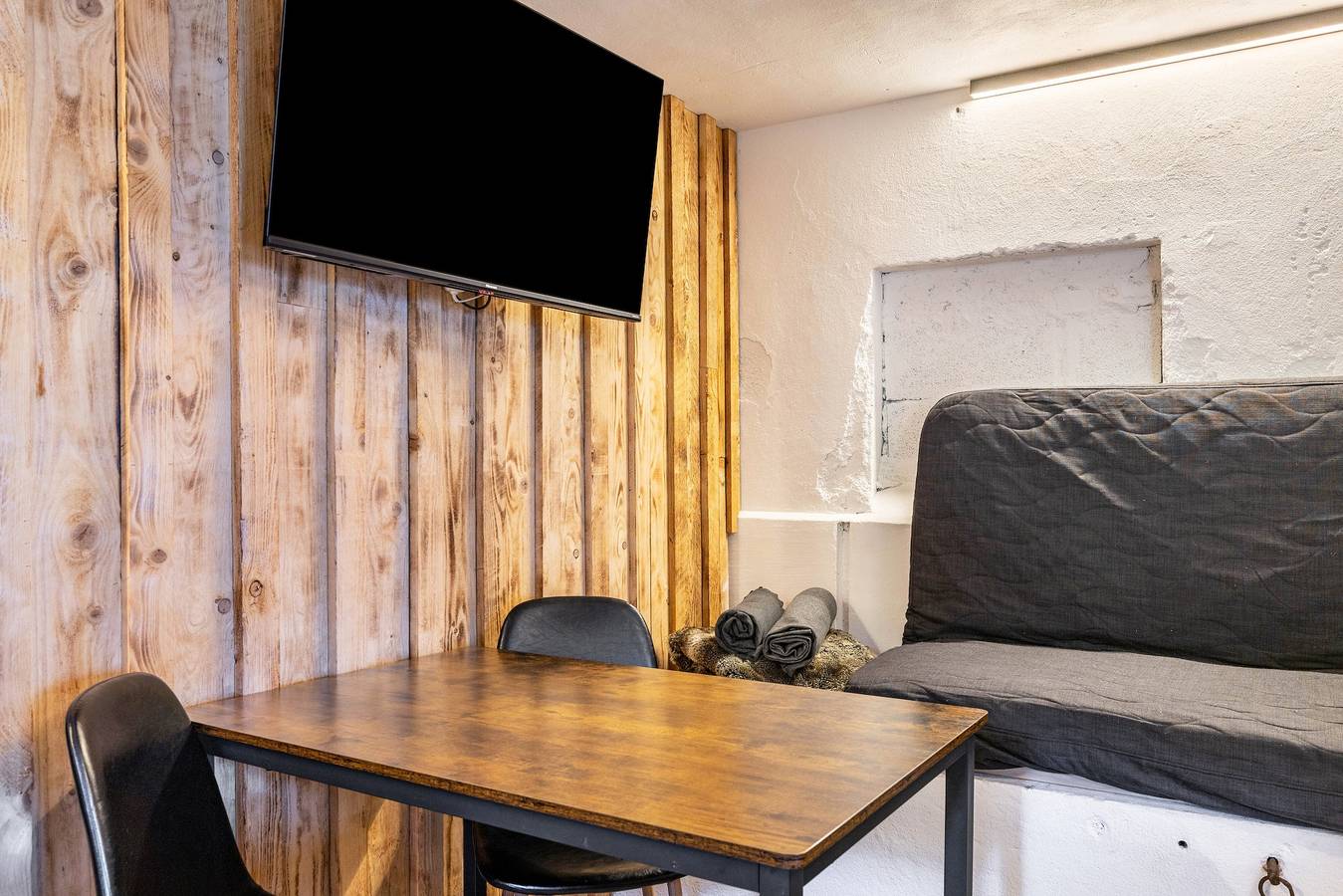 Ganze Wohnung, Ferienwohnung Tostner Burgblick – Ruhig in Grünlage mit Terrasse in Feldkirch, Rätikon Gebirgsgruppe