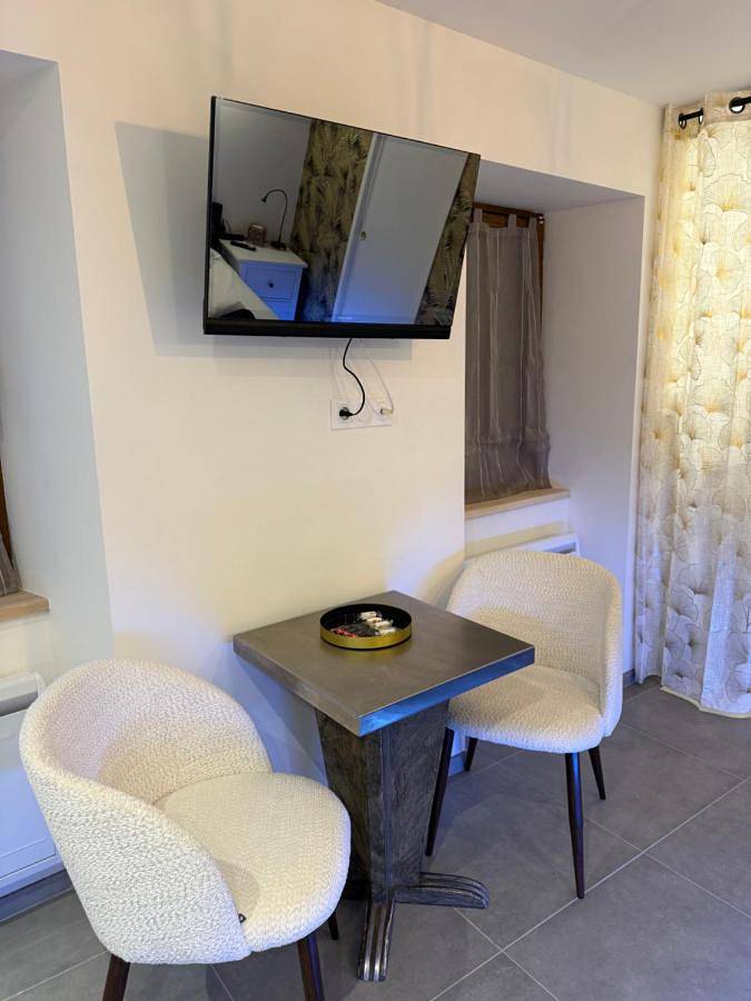 Gîte pour 2 personnes, avec balcon et vue à Burzet - 4