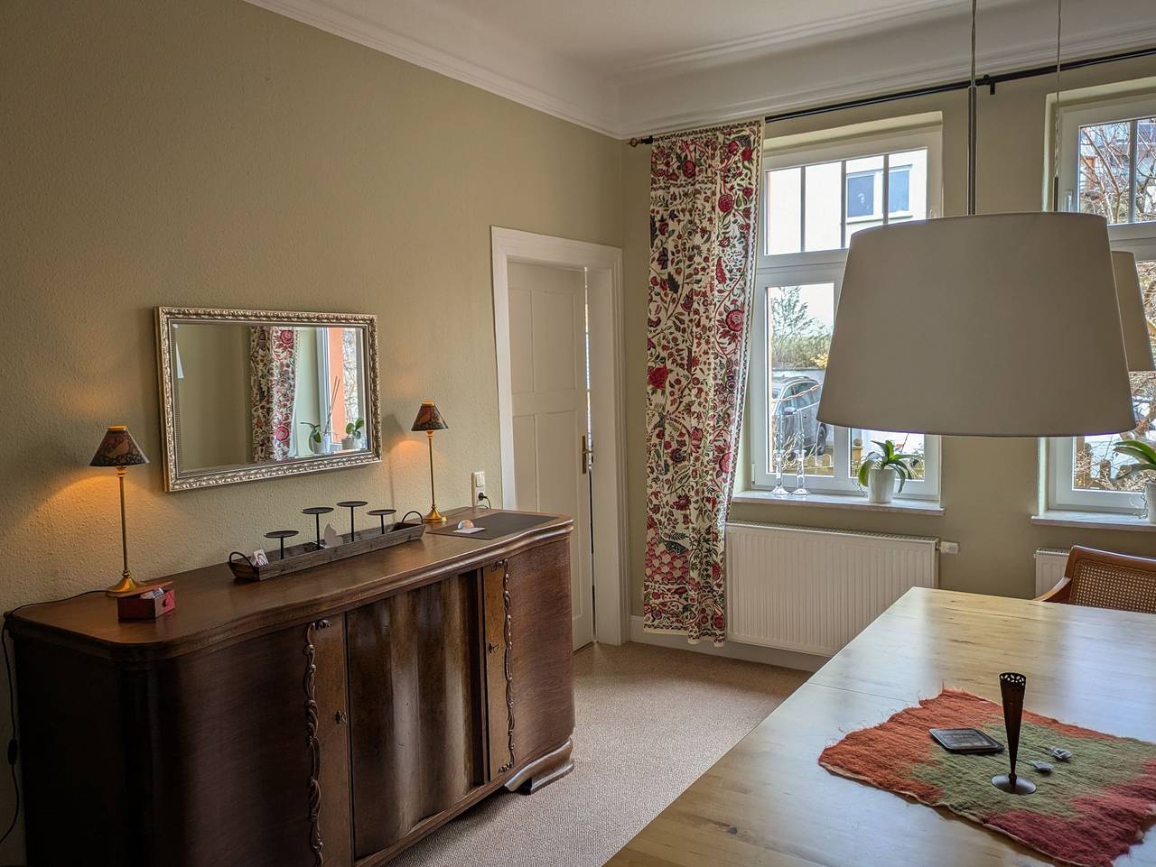 Ganze Ferienwohnung, Gästewohnung Kirsch - Ferienwohnung mit 2 Räumen in Wenigenjena, Jena