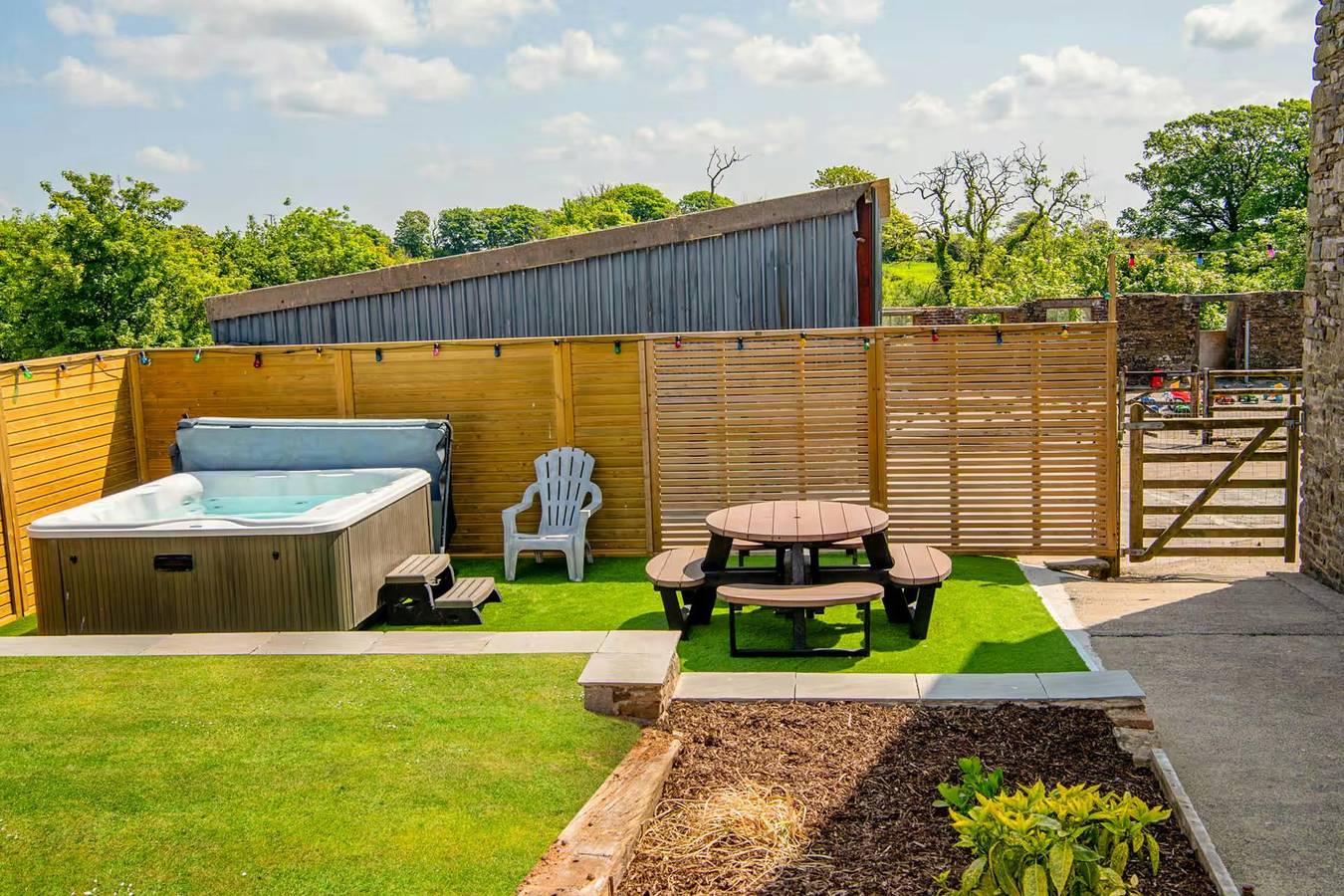 Y Felin Barn, Kidwelly in Kidwelly, Carmarthenshire