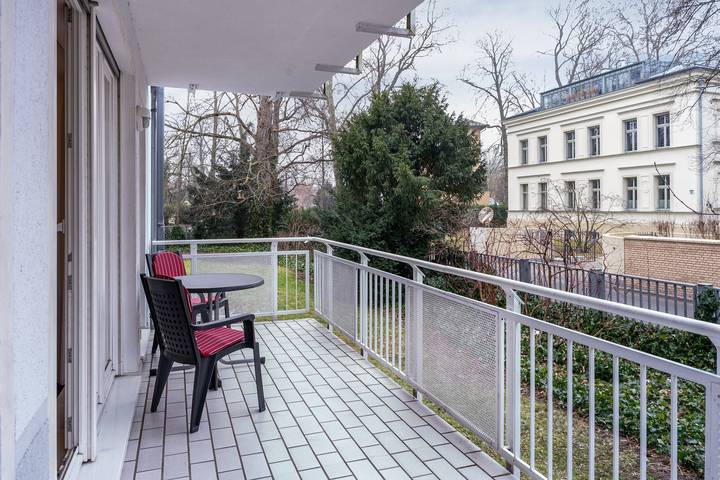 Hel lejlighed, Holiday Apartment "Potse" in Potsdam – Balcony, Bikes & Parking in Sanssouci, Potsdam