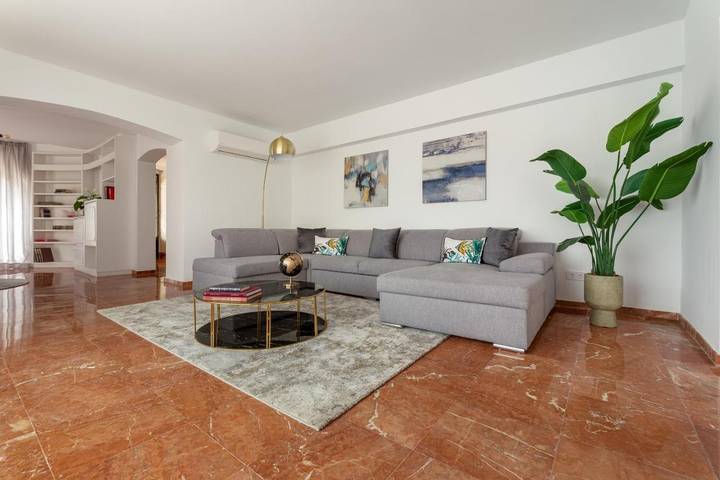 Casa rural para 12 personas, con Balcón y Terraza además de Jardín y Piscina en Benidorm - 2