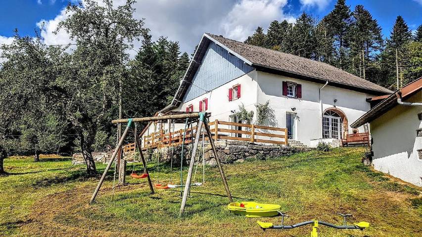 Maison de vacances pour 12 personnes, avec terrasse ainsi que jardin et sauna, animaux acceptés