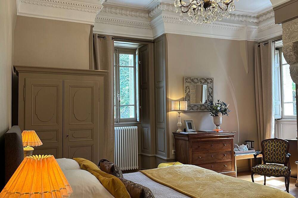 Chambre Clovis - Château Clément - Ardèche in Vals-les-Bains, Parc naturel régional des Monts d'Ardèche