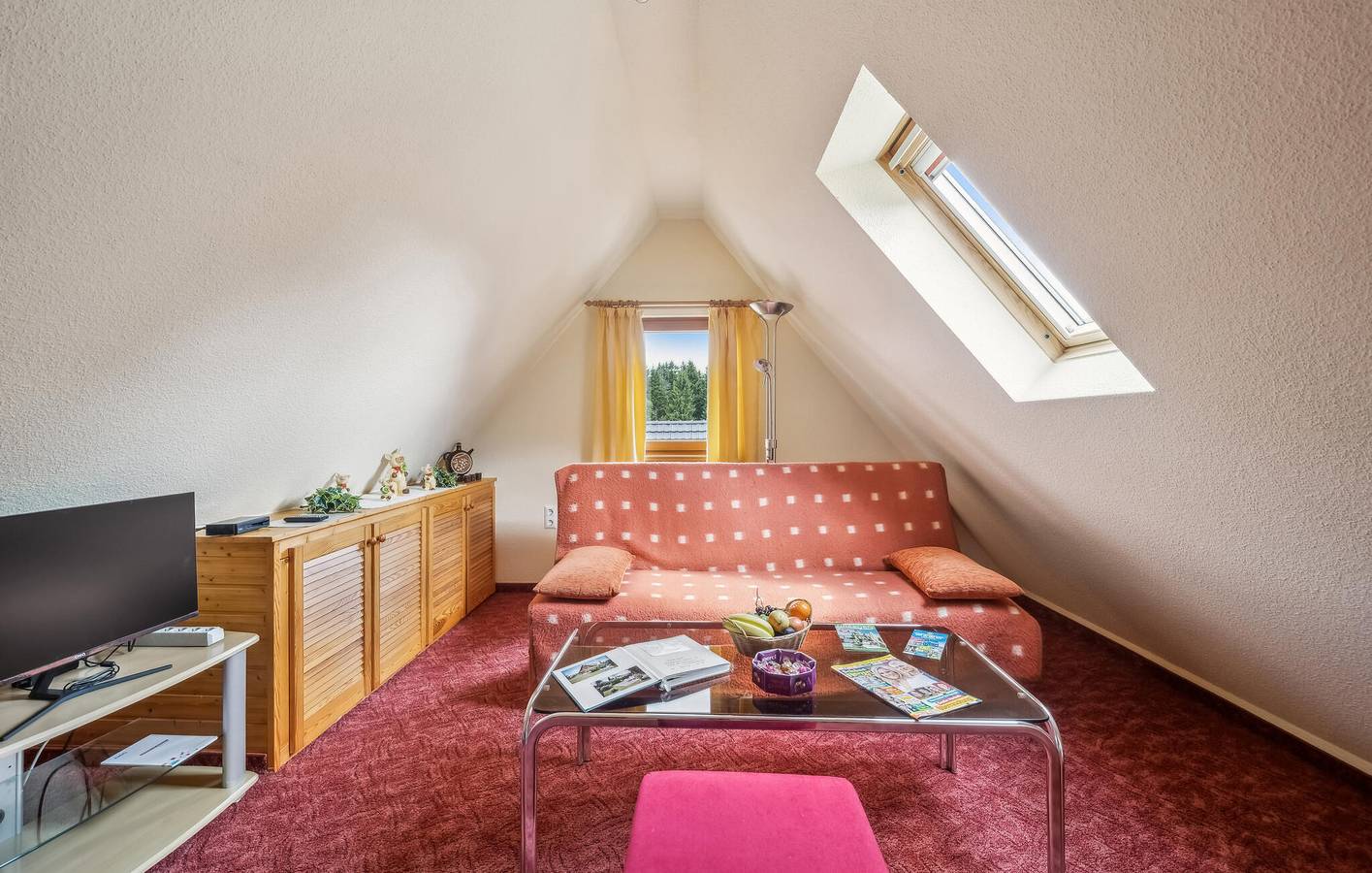 Ganze Ferienwohnung, Gemütliche Wohnung mit Garten und Parkplatz in der Nähe des Stadtzentrums von Moldava in Hermsdorf, Mittlere Erzgebirge