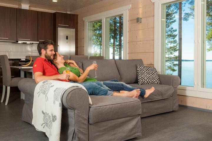Ferienhaus für 5 Personen, mit Terrasse und Garten sowie Sauna und Seeblick