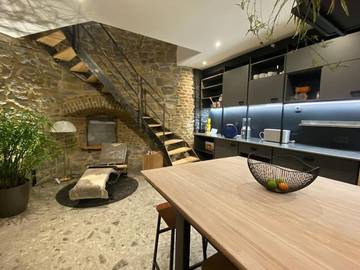 Location de vacances pour 8 personnes, avec terrasse ainsi que jardin et sauna dans Jemeppe