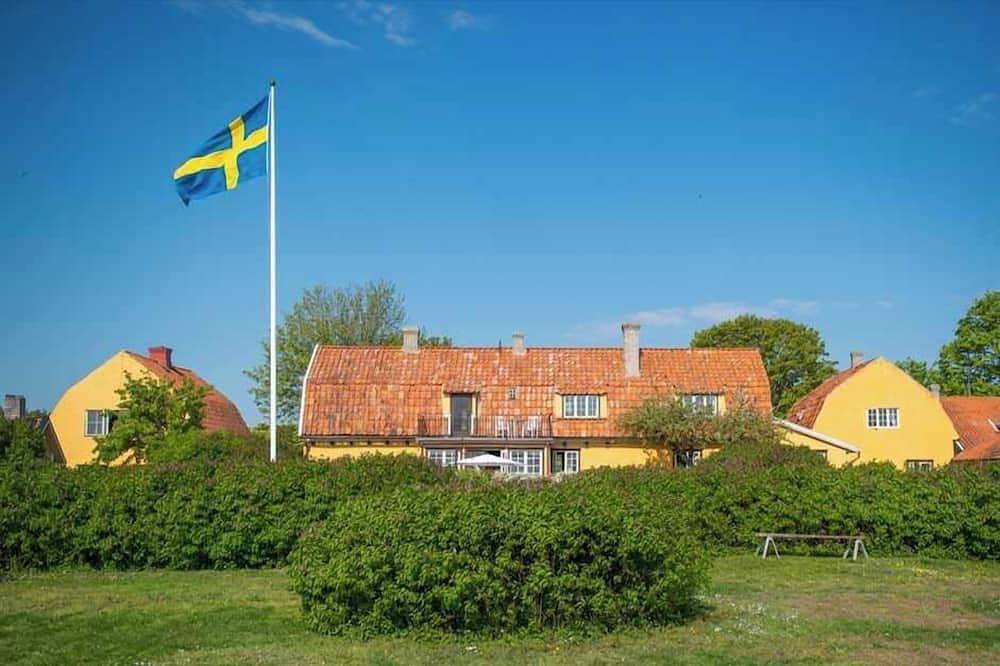 Welcome to Gula Gården, a historic gem in the heart of Ljugarn, Gotland in Ljugarn, Gotland