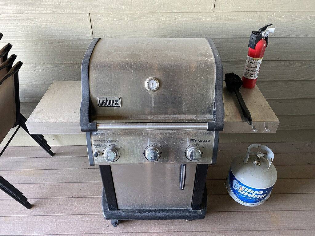 Ganze Wohnung, Großartige Aussichten! Dritte Etage Endgerät - Tiefgarage! in Dickinson County