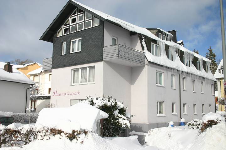 Haus am Kurpark - Hotel garni - Budget-Einzelzimmer inklusive Frühstück in Bad Steben, Landkreis Hof