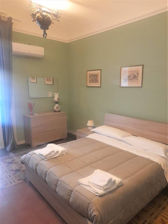 Apartment 'Casa Sveva - Finestra Sulla Storia' with Balcony, Wi-Fi and Air Conditioning