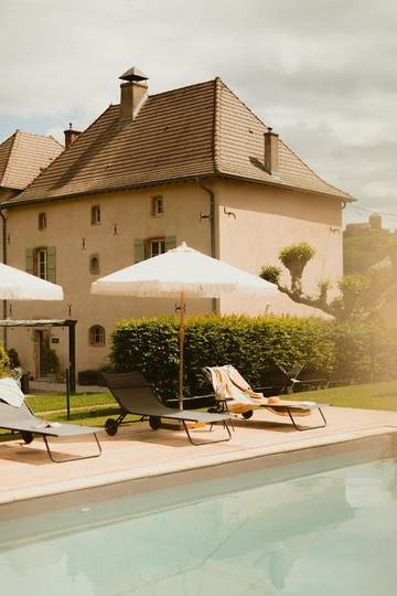 Chambre d’hôte pour 2 personnes, avec jardin et piscine ainsi que sauna et vue à Château (Mâcon)