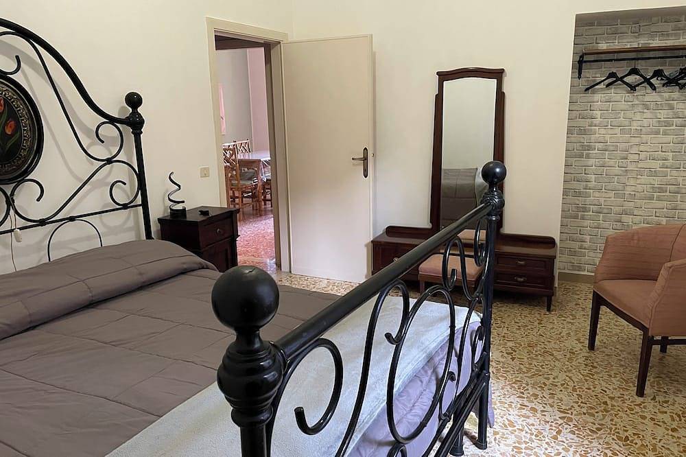 Apartamento entero, Downtown apartment with 3 bedrooms in the fabulous Bettona with Wifi in Bettona, Provincia de Perugia