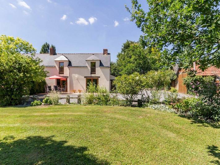 Gîte pour 6 personnes, avec Terrasse et Jardin dans Le Dresny