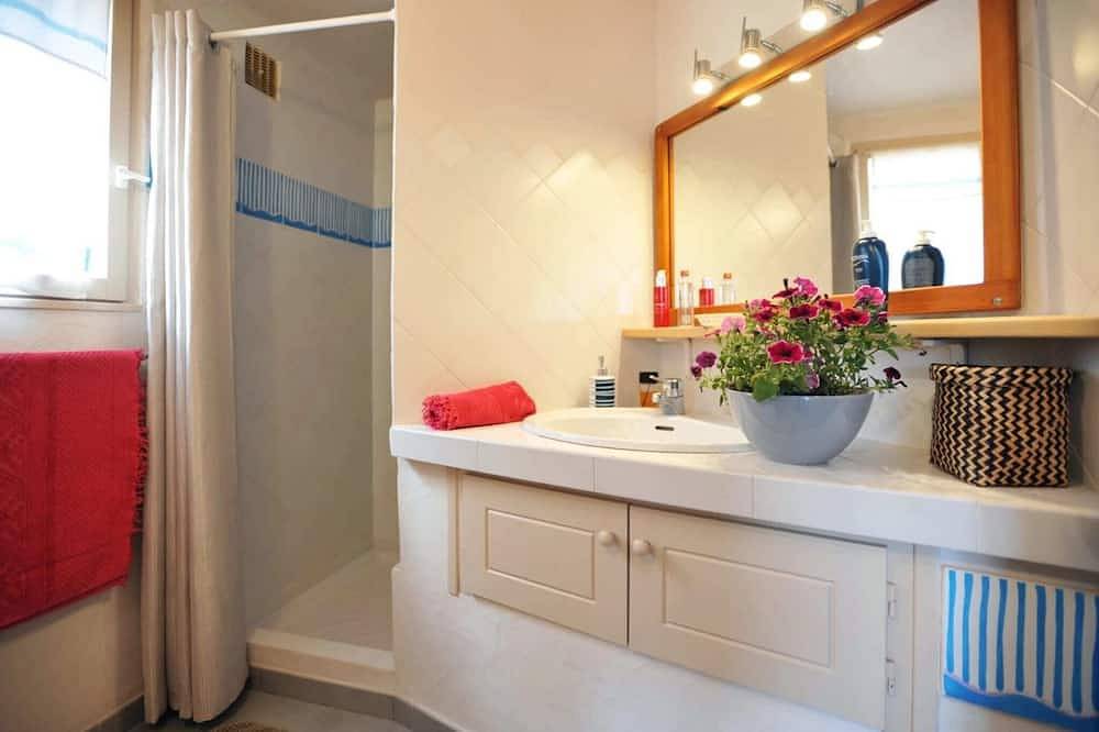 Apartamento entero, Apartamento con vistas al mar a 70 metros de la playa de St Cyprien. in San Ciprianu, Lecci