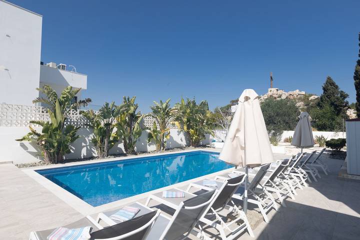 Villa für 10 Personen, mit Balkon und Garten sowie Pool in Ayia Napa - 4