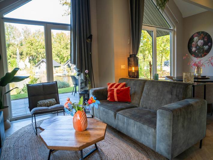 Öko-Villa in Latour am Teich in Oirschot, Nordbrabant