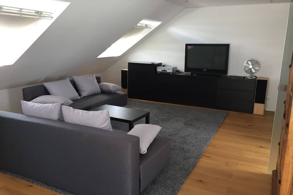 Entire apartment, Nice large apartment on the bike path in Harxheim, Rhinehesse region